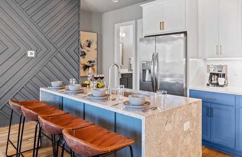 Haynes Area House | Trinity Skyline - Private Rooftop Deck - Game Room