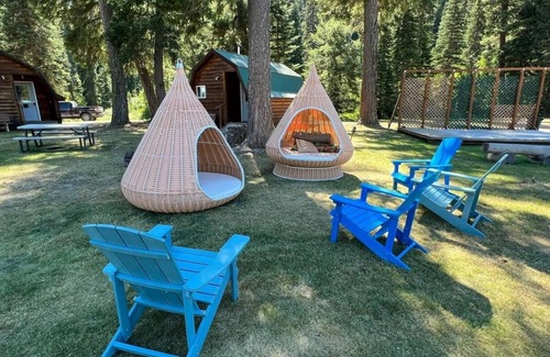 West Glacier Resort | Triple G's Resort - Geodome 14