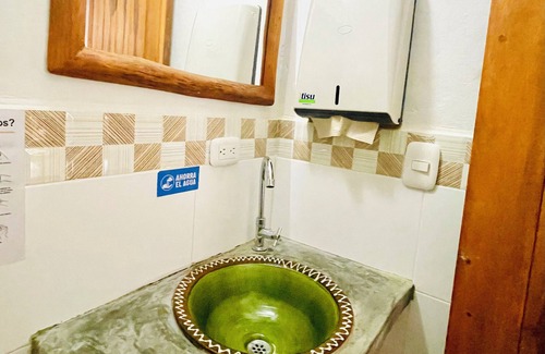 Barichara House | Triple Ofrece un Alojamiento Cómodo y Funcional, Ideal Para Grupos Pequeños