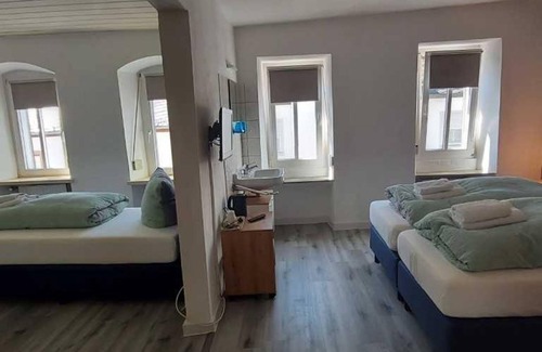 Manderscheid Cottage | Triple Room Shower/WC (2 persons) - Pension am Lieserpfad