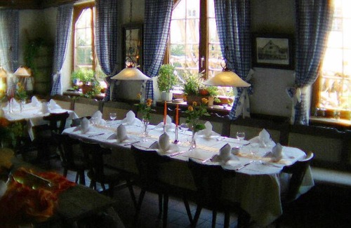 Wiesensteig Apartment | Triple room with shower and toilet