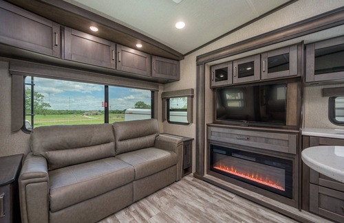 Lindale House | Triple W Grand Design Reflection RV