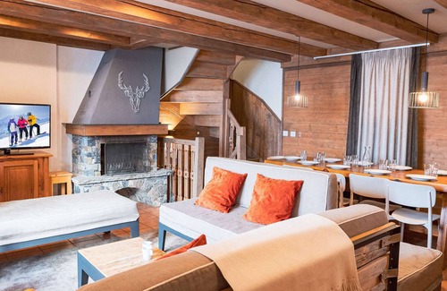 Val-Thorens Ski Chalet | Triplex chalet in Val Thorens - 10 people, fireplace, 50m from slopes