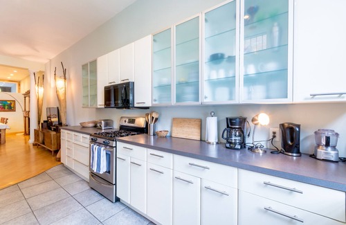Central Park North House | Triplex in a Townhouse in Harlem Perfect for Family Gathering