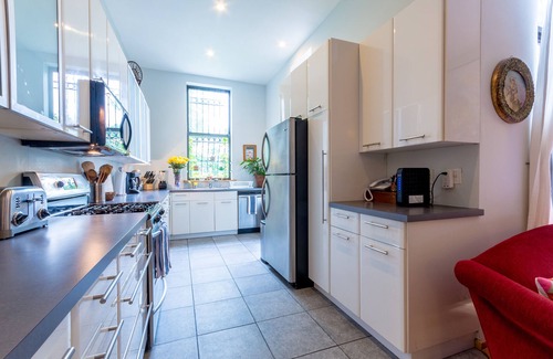 Central Park North House | Triplex in a Townhouse in Harlem Perfect for Family Gathering