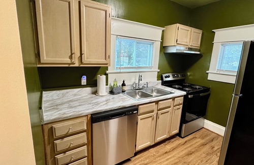 Cahaba Heights House | Triplex in the heart of the city