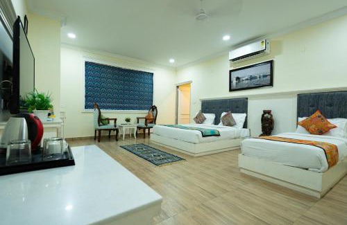 Lake Pichola Hotel | Tripli Hotels White Manor