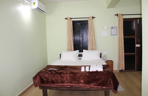 Gauravaddo Villa | TriSam Villa - Stylish Homestay - 5 mins from the beach