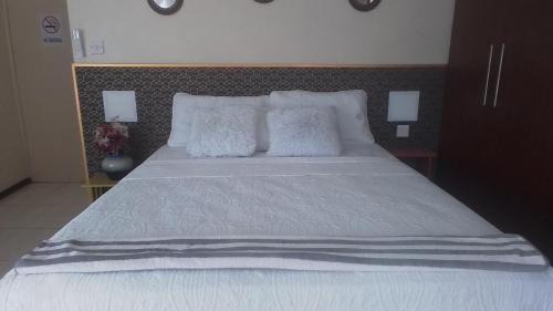 Gaborone House | Trojuan Inn Phakalane Surbab, Gaborone