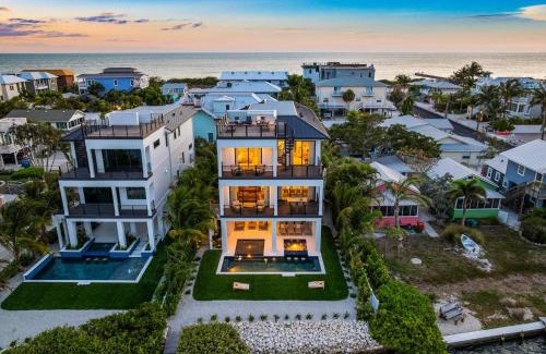 Bradenton Beach House | Tropic Like It's Hot