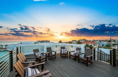 Bradenton Beach House | Tropic Like It's Hot