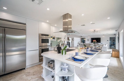 Tropic Isle House | Tropic Paradise~The Perfect Delray Beach Escape~ Heated Pool~Intracoastal Canal