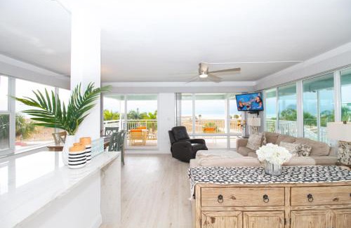 Treasure Island Apartment | Tropic Terrace Resort #59 - Beach View Penthouse!