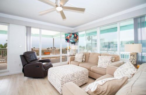 Treasure Island Apartment | Tropic Terrace Resort #59 - Beach View Penthouse!