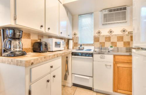 Treasure Island Apartment | Tropic Terrace Suite #16 - Beachfront Resort