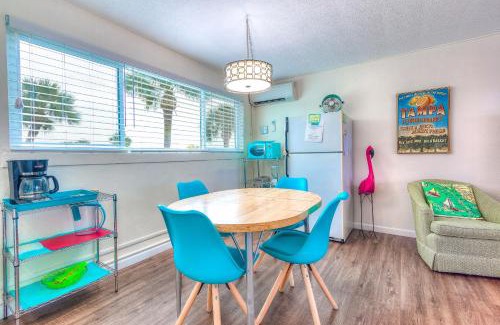 Treasure Island Apartment | Tropic Terrace Suite #29 - Beachfront Resort