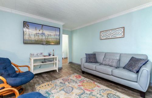 Treasure Island Apartment | Tropic Terrace Suite #44 - Beachfront Resort