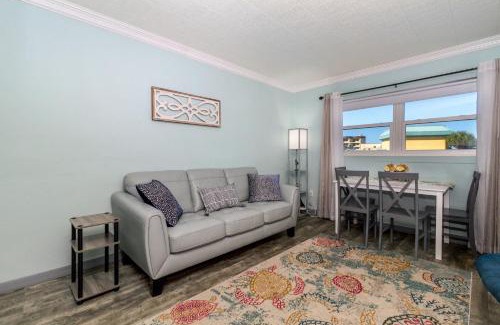 Treasure Island Apartment | Tropic Terrace Suite #44 - Beachfront Resort