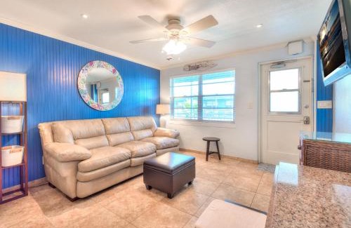 Treasure Island Apartment | Tropic Terrace Suite #51 - Beachfront Resort