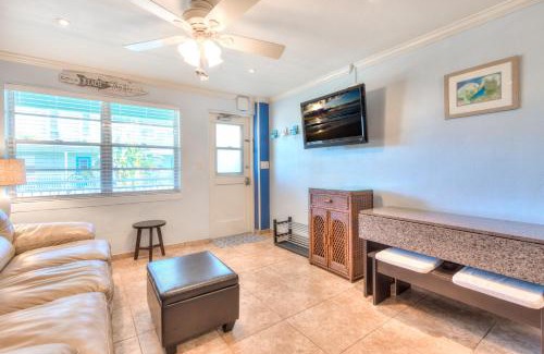Treasure Island Apartment | Tropic Terrace Suite #51 - Beachfront Resort
