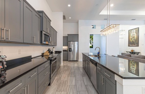 Bonita Springs House | Tropical 4-bedroom Oasis on the river with Pool and Jacuzzi in Bonita Springs