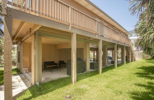 Pensacola Beach House | Tropical Beach House 2 blocks from Gulf and Sound