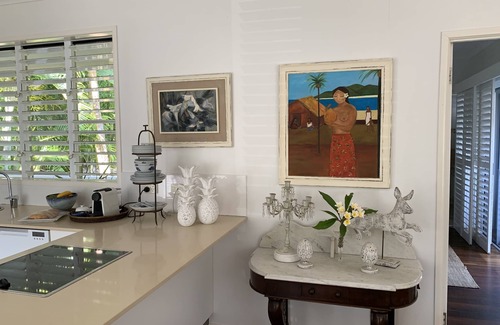 Mission Beach House | Tropical beach villa