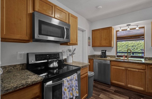 Pompano Beach House | Tropical Bliss Alfresco Villa - pool & hot tub - under 10 minutes to ocean