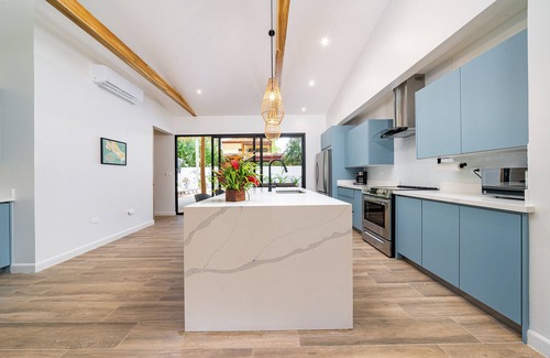 Potrero House | Tropical brand new 4 BR gem in Potrero near beach - Casa Marzo