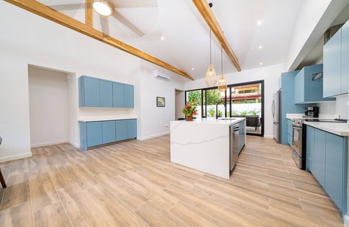 Potrero House | Tropical brand new 4 BR gem in Potrero near beach - Casa Marzo