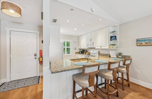South Sarasota House | Tropical Breeze: Renovation Sleeps 16 Hot tub Pool
