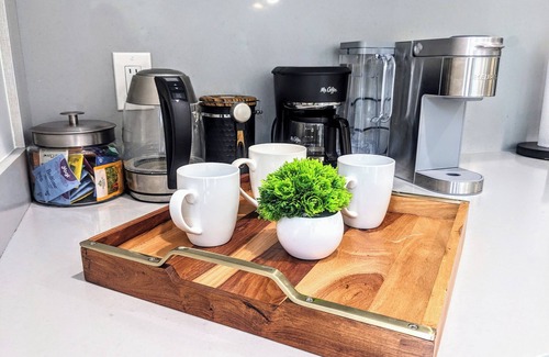 North Palm Beach House | Tropical Escape: King Bed+Heated Pool+Grill + 3 bed/2 bath + Sleeps 8