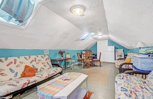 Seaside Heights House | Tropical escape -Beach Block 12 Bedroom 5 Bathrooms, fenced in yard HUGE HOUSE!