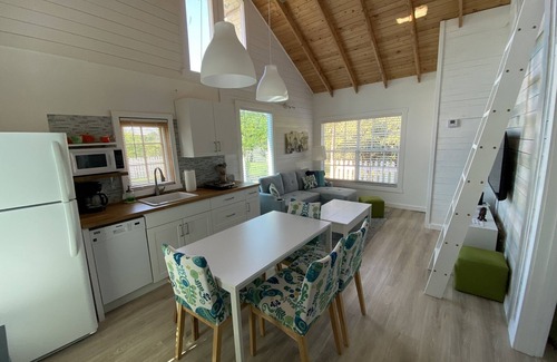 Homestead Cottage | Tropical Fruit Farm Retreat
