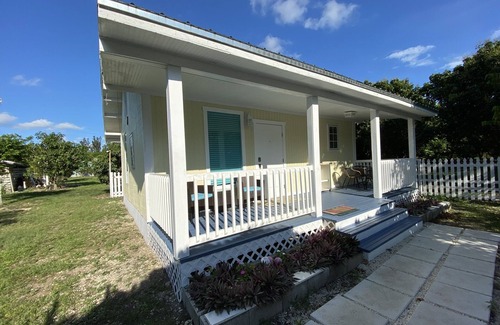 Homestead Cottage | Tropical Fruit Farm Retreat