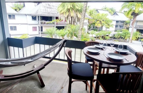 Hilo Apartment | Tropical Garden Condo with Pool Kitchen, and AC
