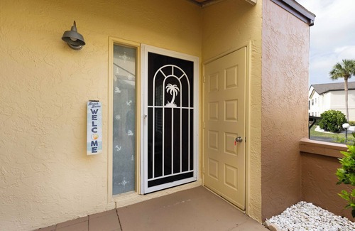 Biggar Condo | Tropical Getaway – 2BR/2BA Condo with Pond View on Golf Course