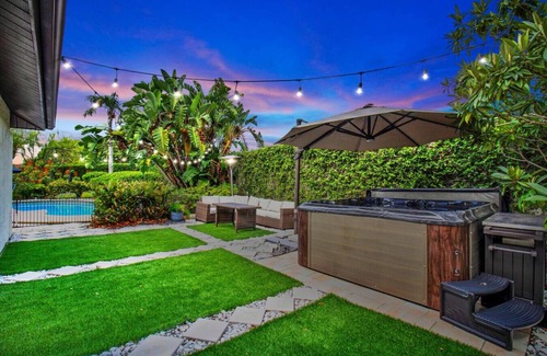 Carrollwood House | Tropical Haven: Private Pool, Hot Tub, and Bliss