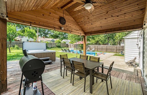 Prairie Village House | Tropical Hideaway: Hot Tub, Pool, Remodeled in PV