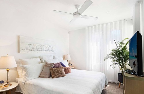 Sapphire Beach House | Tropical Hideaway: Stylish with Resort Pool, Tennis and Beach