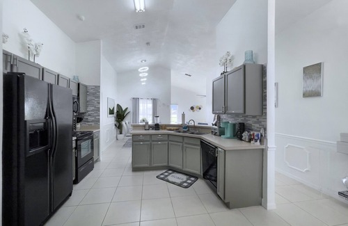 Crescent Lakes House | Tropical Lakeview & Pool Oasis Near Theme Parks