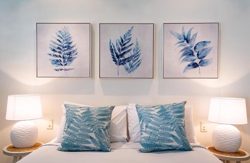 Jubilee Pocket Apartment | Tropical Mango WiFi Pool