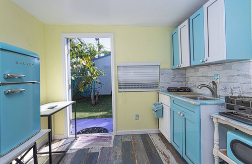 Mango Groves Apartment | Tropical Maritime 1.5 mi to beach & 0.3 mi to downtown