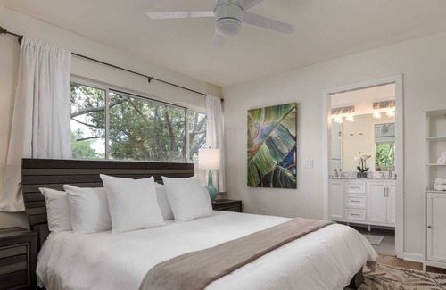 Harbor Hills House | Tropical Oasis 7 mins to beach w/ pool & hot tub