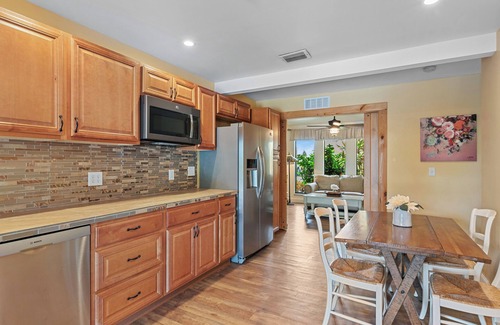 Wellington House | Tropical Oasis ~ Game Room Oct 25 ~ Stunning Gardens ~ Heated 32' Saltwater Pool