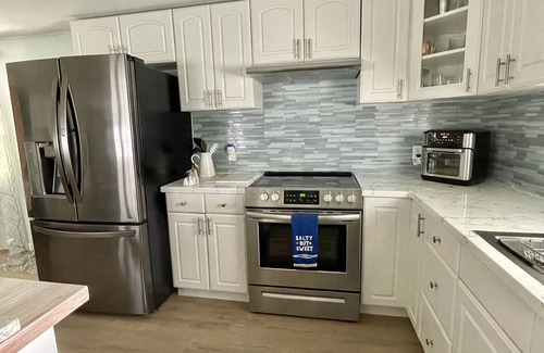 Naples Cottage | Tropical Oasis near beautiful Naples and Marco Island beaches
