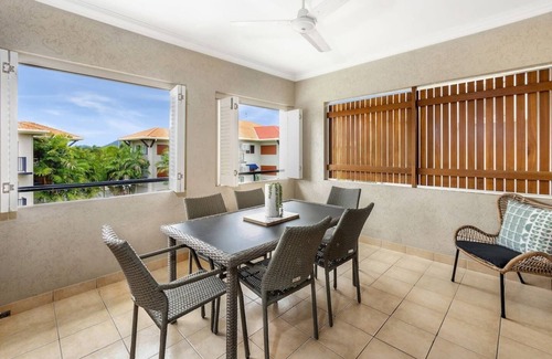 Clifton Beach Apartment | Tropical Oasis Resort style by the Beach