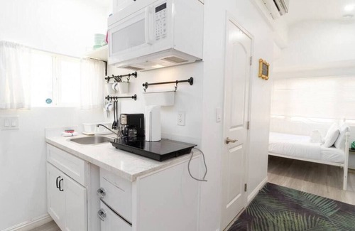 Normal Heights House | TROPICAL OASIS Studio in the Heart of All the Fun!