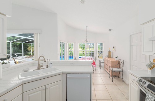 Port Saint Lucie House | tropical oasis w/private pool - 4 bedrooms house on golf course