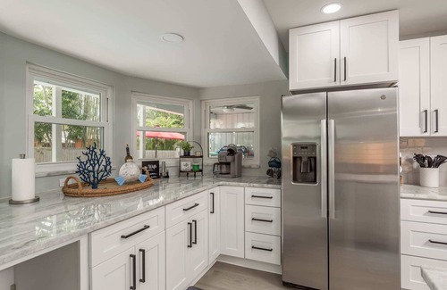 Tarpon Springs House | Tropical Oasis with Heated Pool